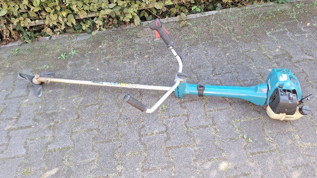 Makita EM4351Uh Benzine Bosmaaier kantenmaaier, Tuin en Terras, Ophalen, ., Zo goed als nieuw, .