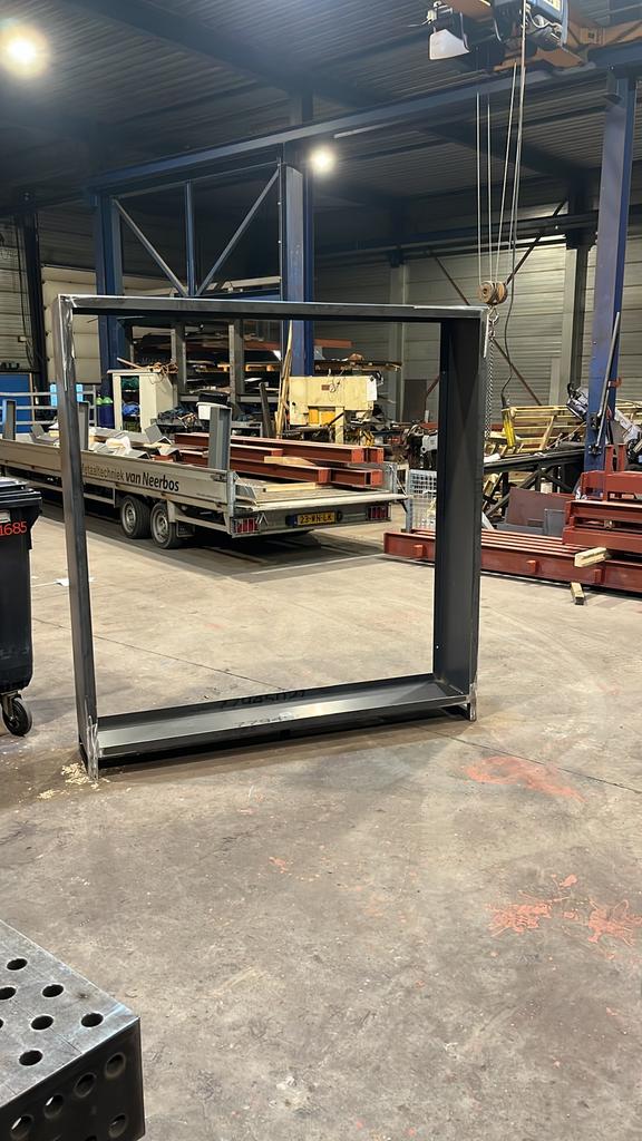 Foto 2 van Cortenstalen houtopslag 200x200x40 met of zonder achterwand!