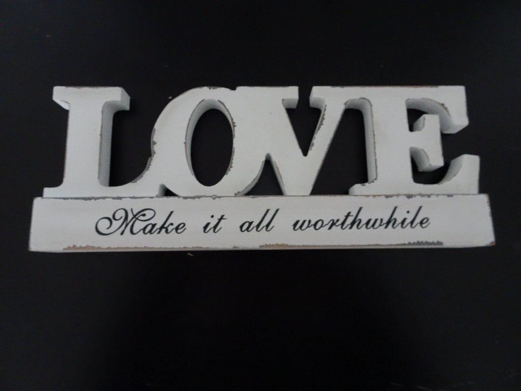 Woonaccessoire Love Makes It All Worthwhile, Letters en cijfers, Ophalen of Verzenden, Zo goed als nieuw, Hout