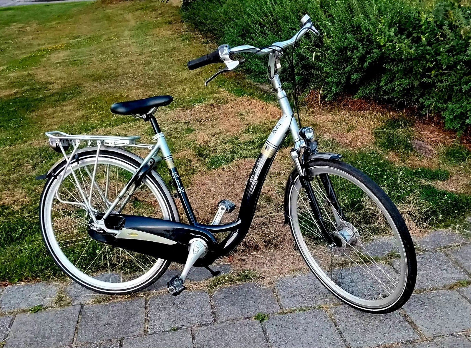 Netjes Nette Rıh Delta Damesfiets 28-inch
8-versnellingen, Fietsen en Brommers, Versnellingen, Zo goed als nieuw, 50 tot 53 cm