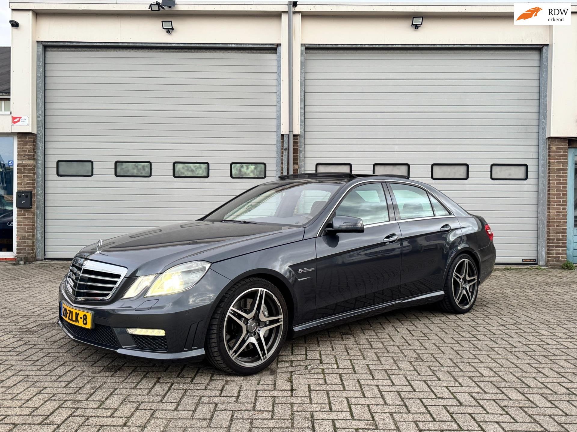 Mercedes-Benz E-klasse AMG 63 6.3 collectors item E.U., Auto's, Automaat, Euro 5, Gebruikt, Leder