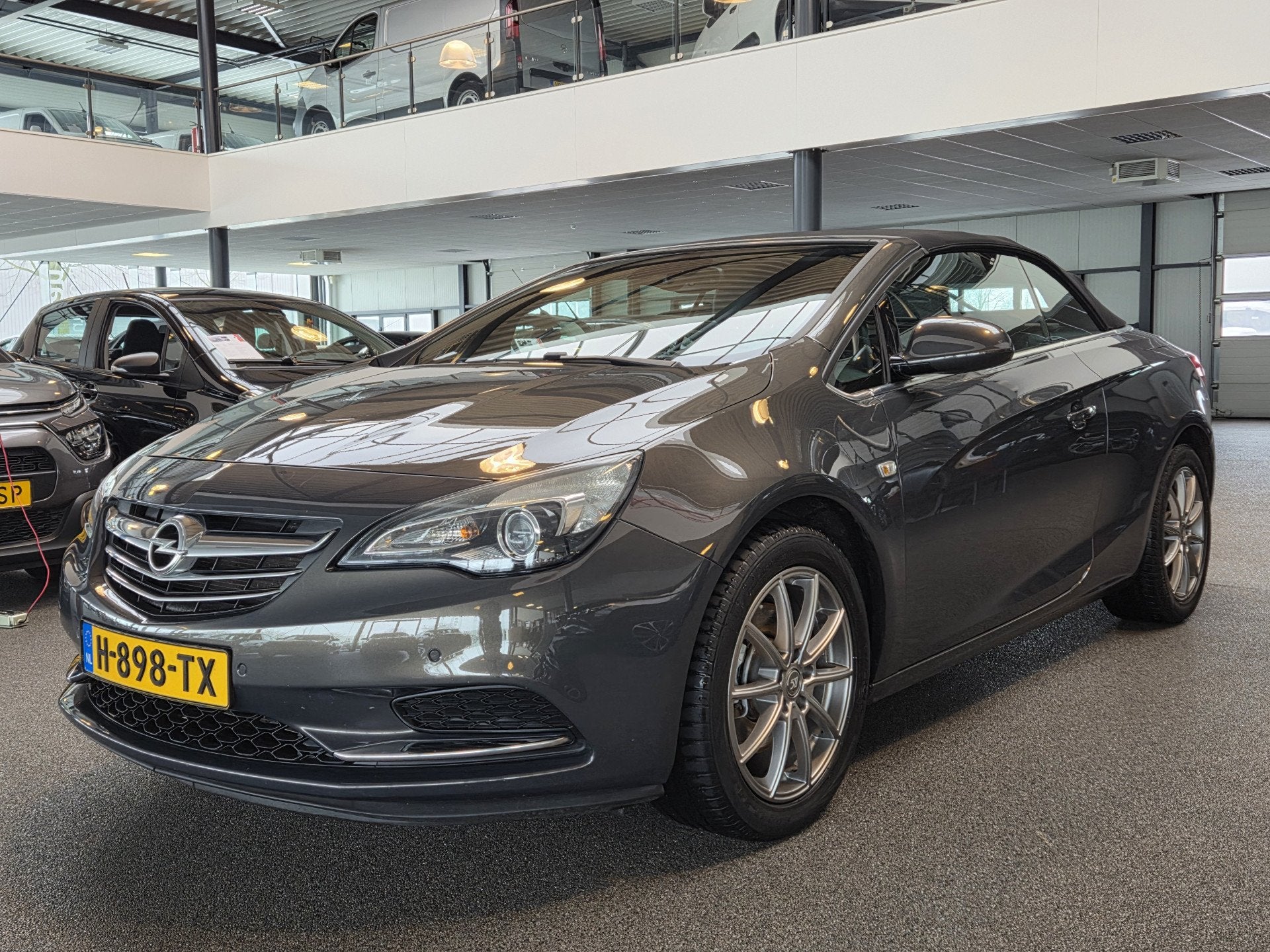 Opel Cascada 1.6 Turbo Cosmo / Trekhaak / Adaptieve verlicht, Auto's, Opel, Voorwielaandrijving, Euro 5, Gebruikt, 4 cilinders