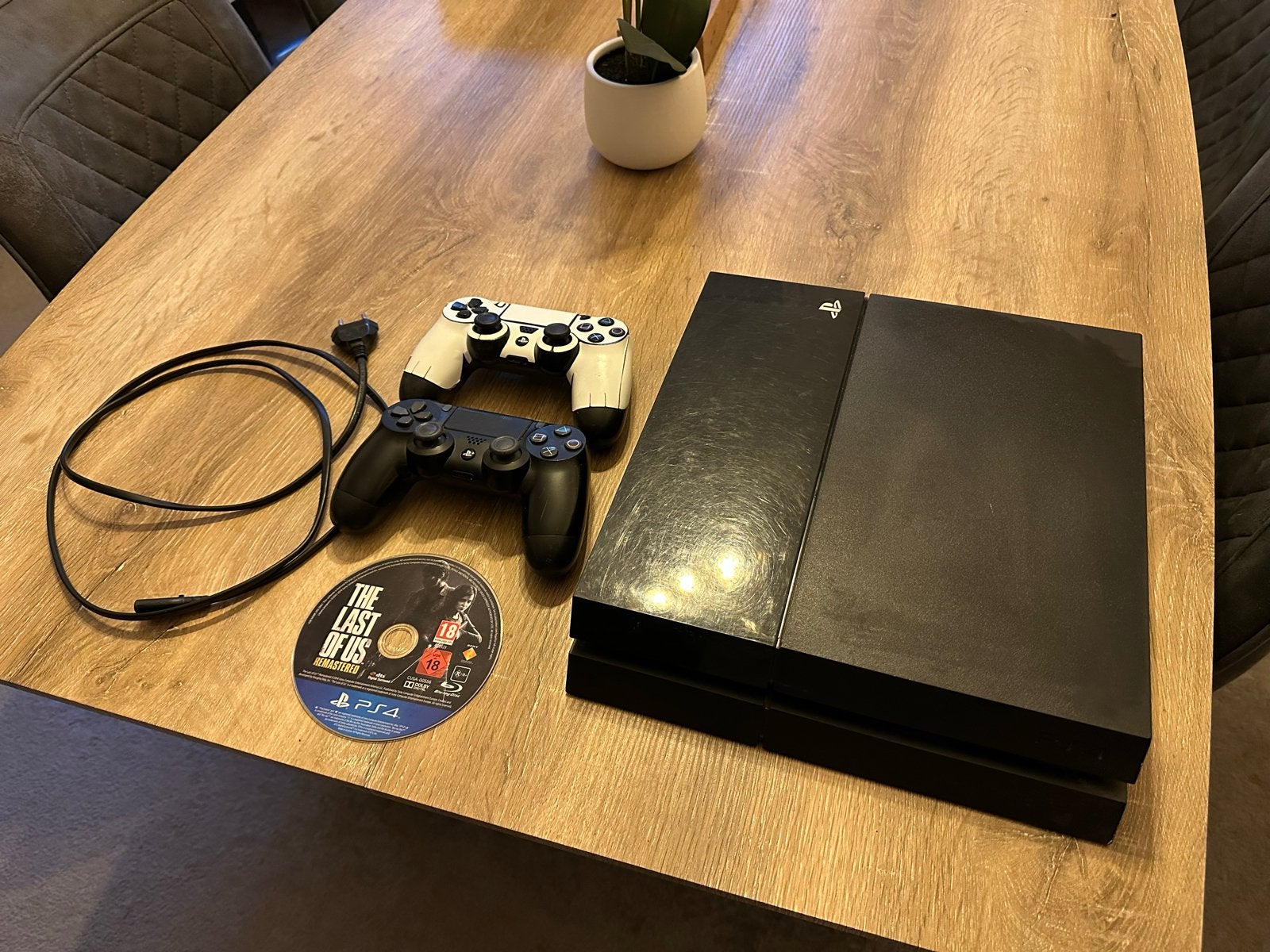 PlayStation 4 met 2 controllers en The Last of Us, Met 2 controllers, Ophalen of Verzenden, Original, 500 GB