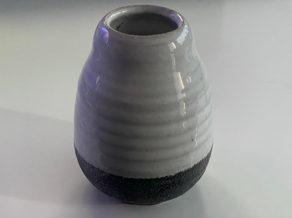 Atelier De Steenuil, Rijswijk: vaasje 9 cm Henk Goossen 1955, Overige kleuren, Aardewerk of Porselein, Ophalen of Verzenden, Zo goed als nieuw