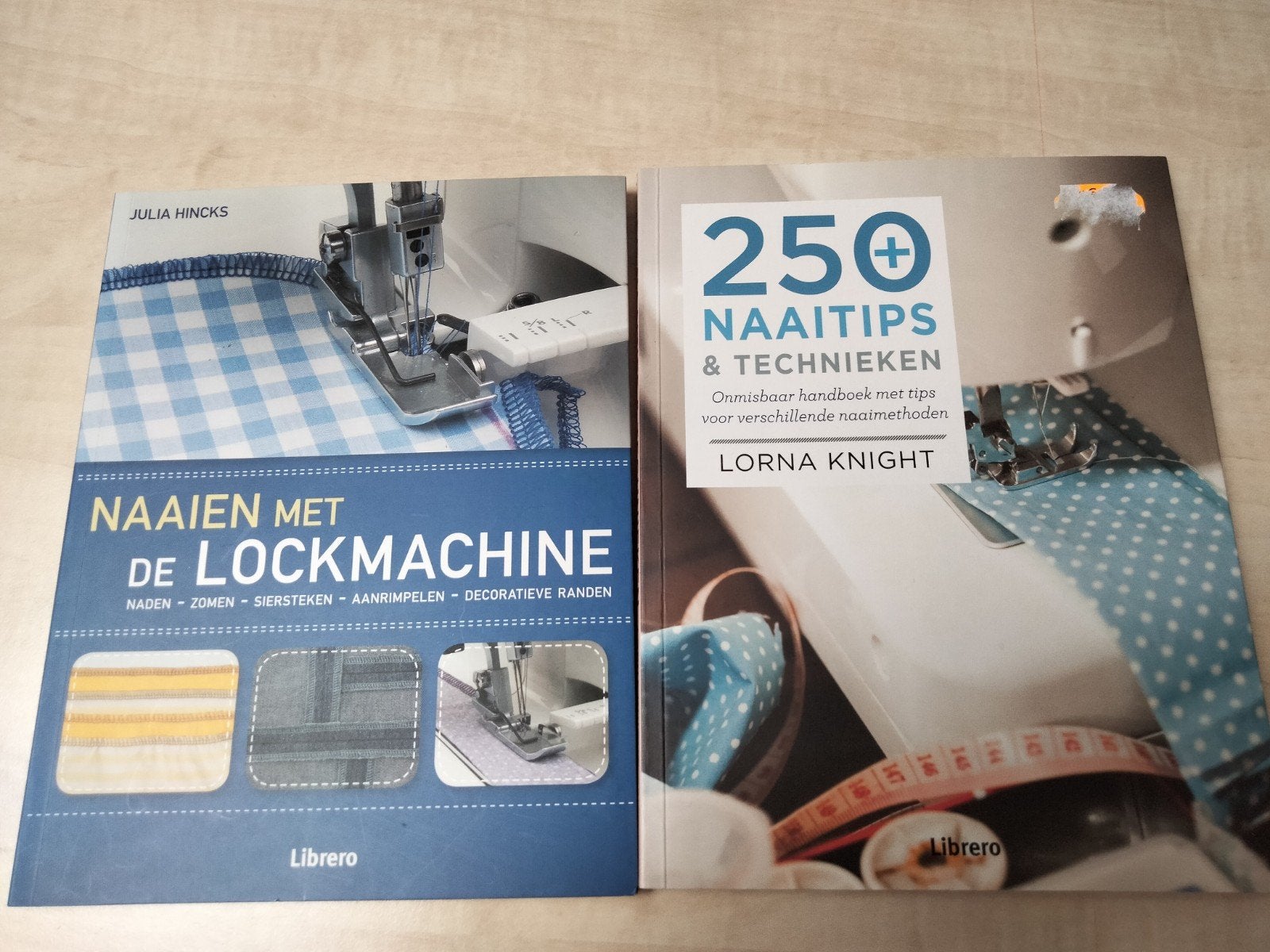 Naaiboeken: Naaien met de Lockmachine & 250 Naaitips, Ophalen of Verzenden, Zo goed als nieuw, Borduren en Naaien, Julia Hincks, Lorna Knight
