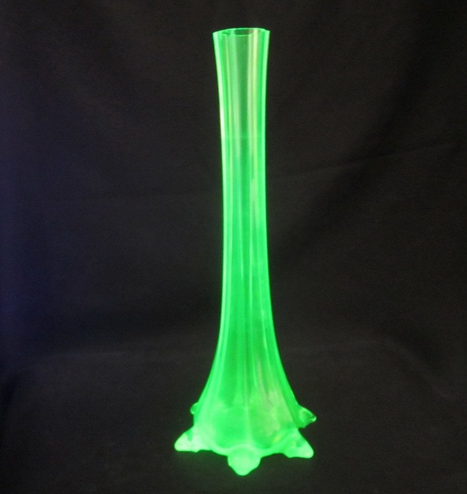 Antiek art deco vaseline/uranium glazen vaasje, Verzenden