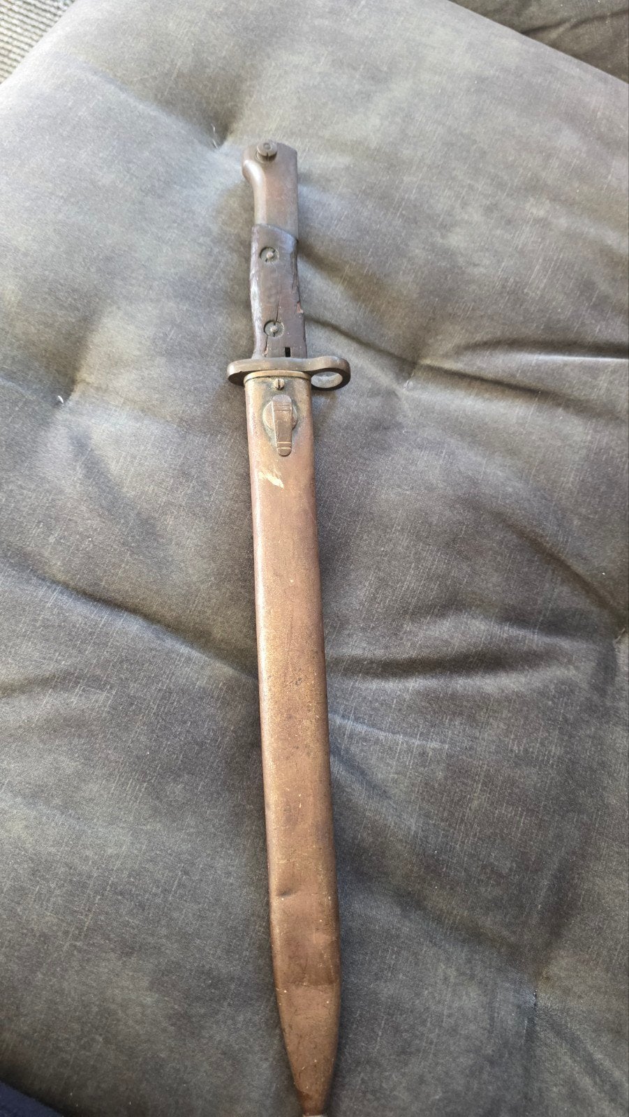 Oude bajonet met schede - Militaria verzamelobject, Ophalen of Verzenden, Overige soorten, Overige gebieden, Mes of Dolk
