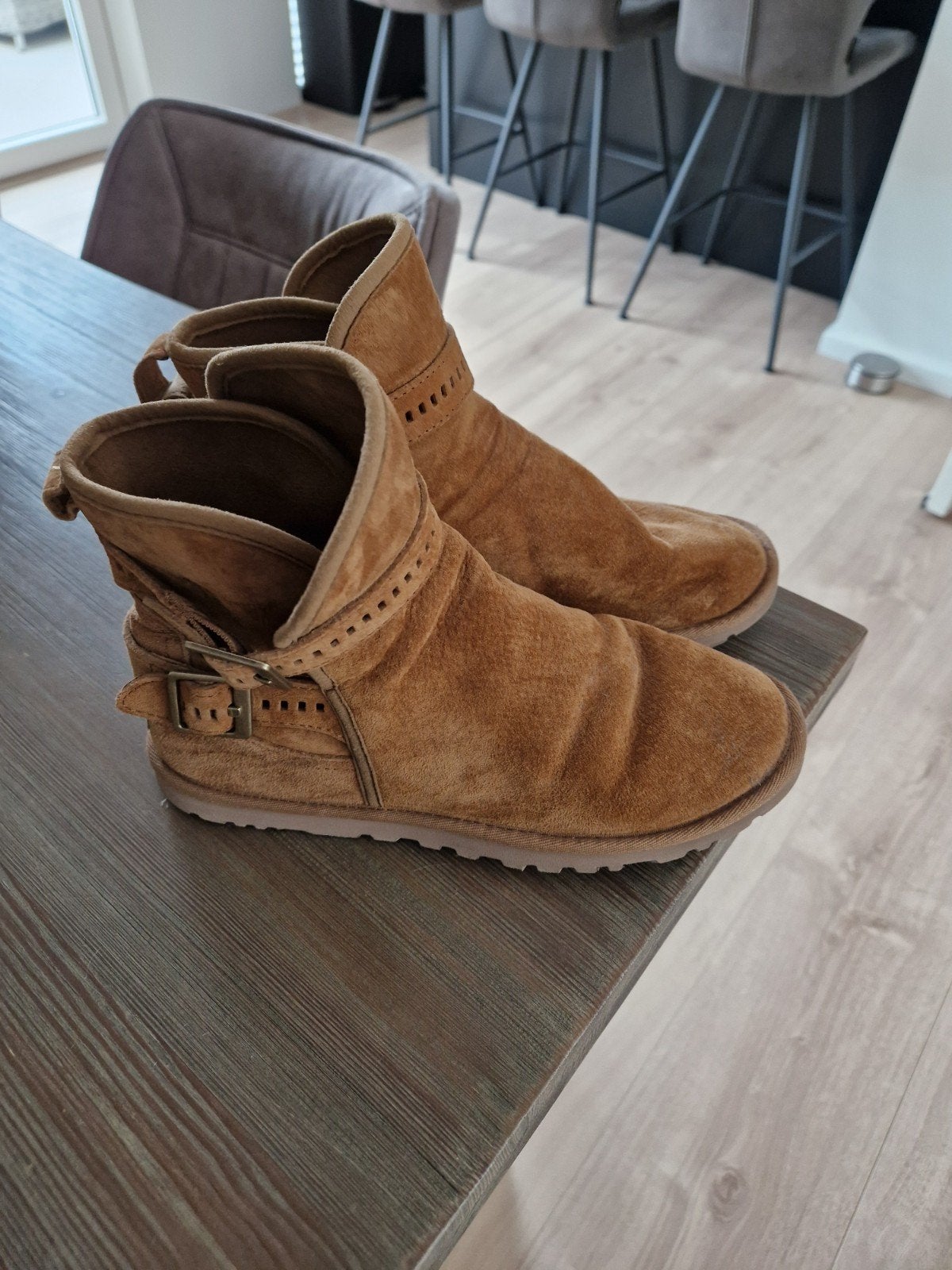 Suède uggs dames, Ophalen, UGG, Bruin, Zo goed als nieuw