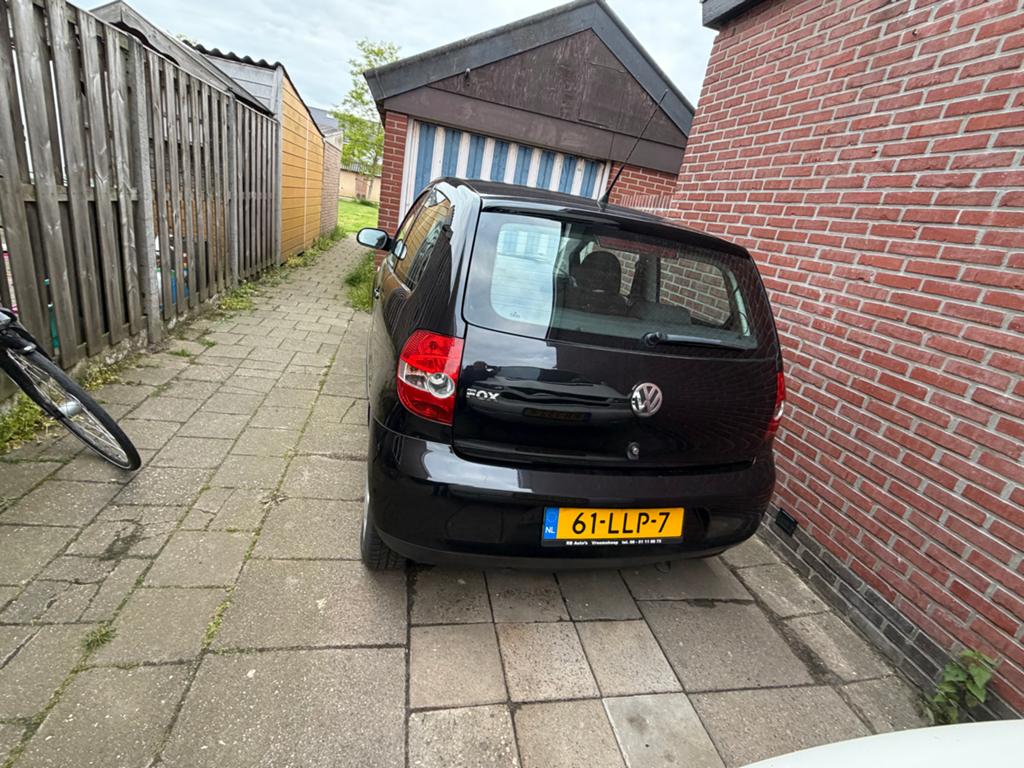 Volkswagen Fox 1.2 40KW 2010 Zwart, Auto-onderdelen, Gebruikt, Ophalen of Verzenden, Motorkap, Volkswagen