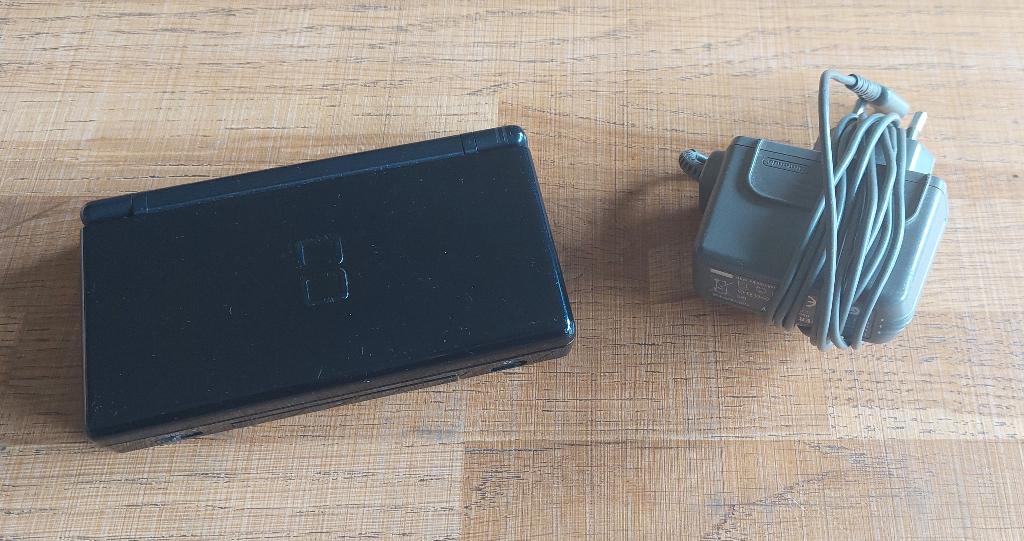 Nintendo DS Lite, Spelcomputers en Games, Spelcomputers | Nintendo DS, Ophalen, Gebruikt, Zwart, DS Lite