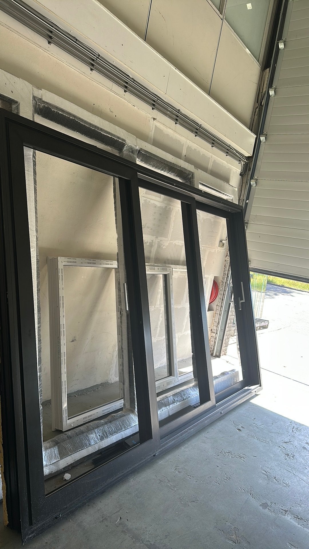 Zwarte aluminium schuifpui met 2 schuifdeuren, Ophalen, 225 cm of meer, Aluminium, Zo goed als nieuw