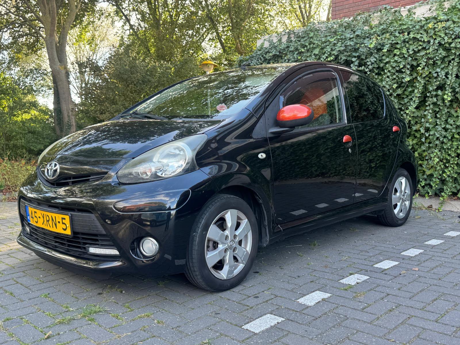 Toyota Aygo 1.0 Orange Edition – 5 Deurs – Erg Zuinig, Voorwielaandrijving, 4 stoelen, Origineel Nederlands, Bedrijf