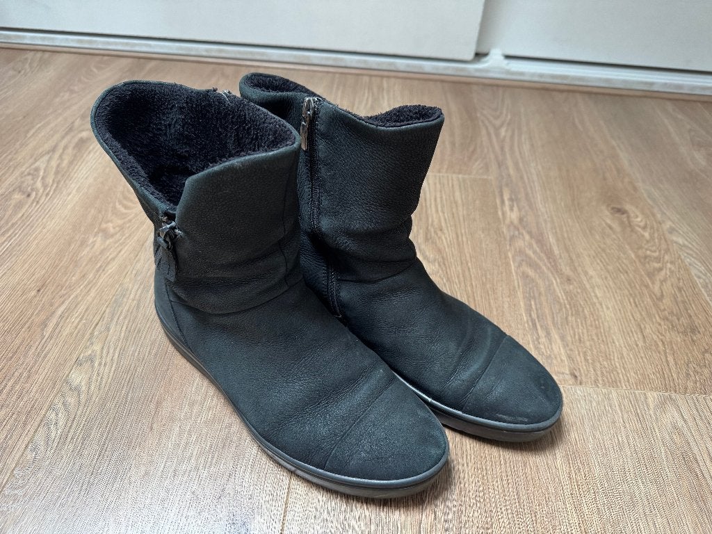 Ecco zwarte halfhoge laarsjes platte zool maat 40, Kleding | Dames, Ecco, Zwart, Lage of Enkellaarzen, Ophalen of Verzenden