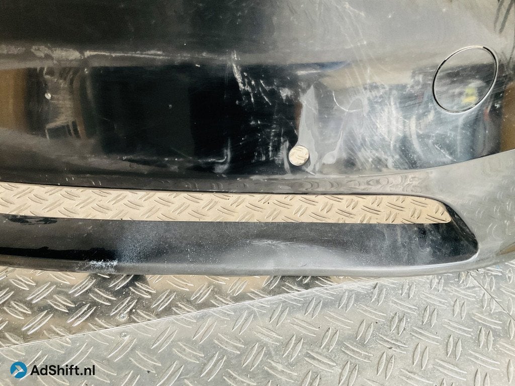 BUMPER Tesla Model Y 2020-2023 VOORBUMPER 2-C9-12528z, Bumper