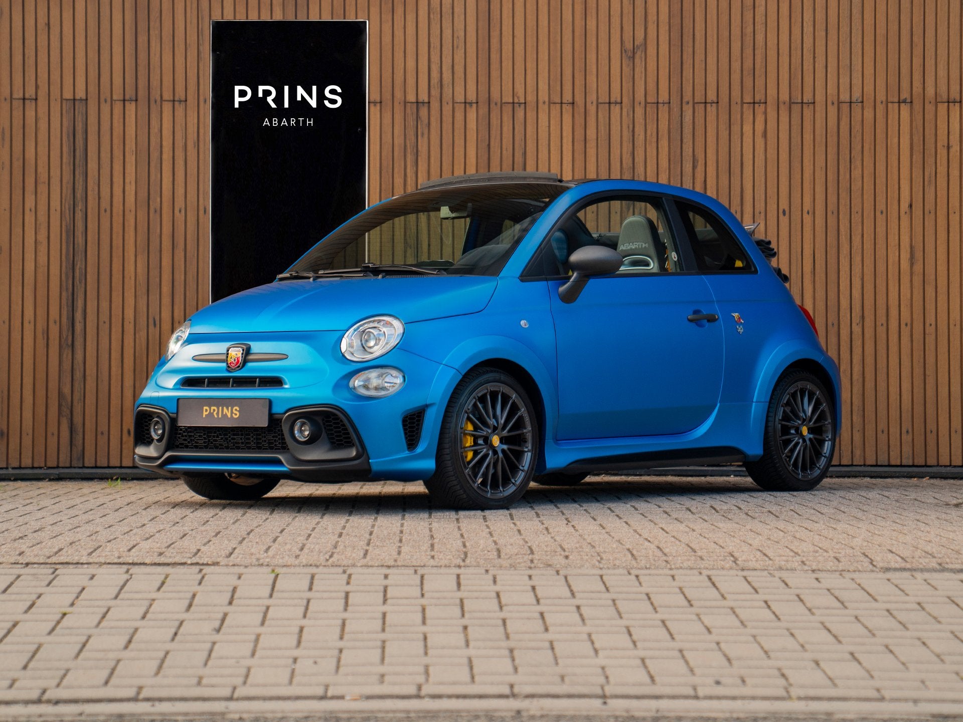 Abarth 595 C Competizione | Blu Rally matte (bj 2022), Auto's, Abarth, Voorwielaandrijving, Gebruikt, 4 cilinders, Cabriolet