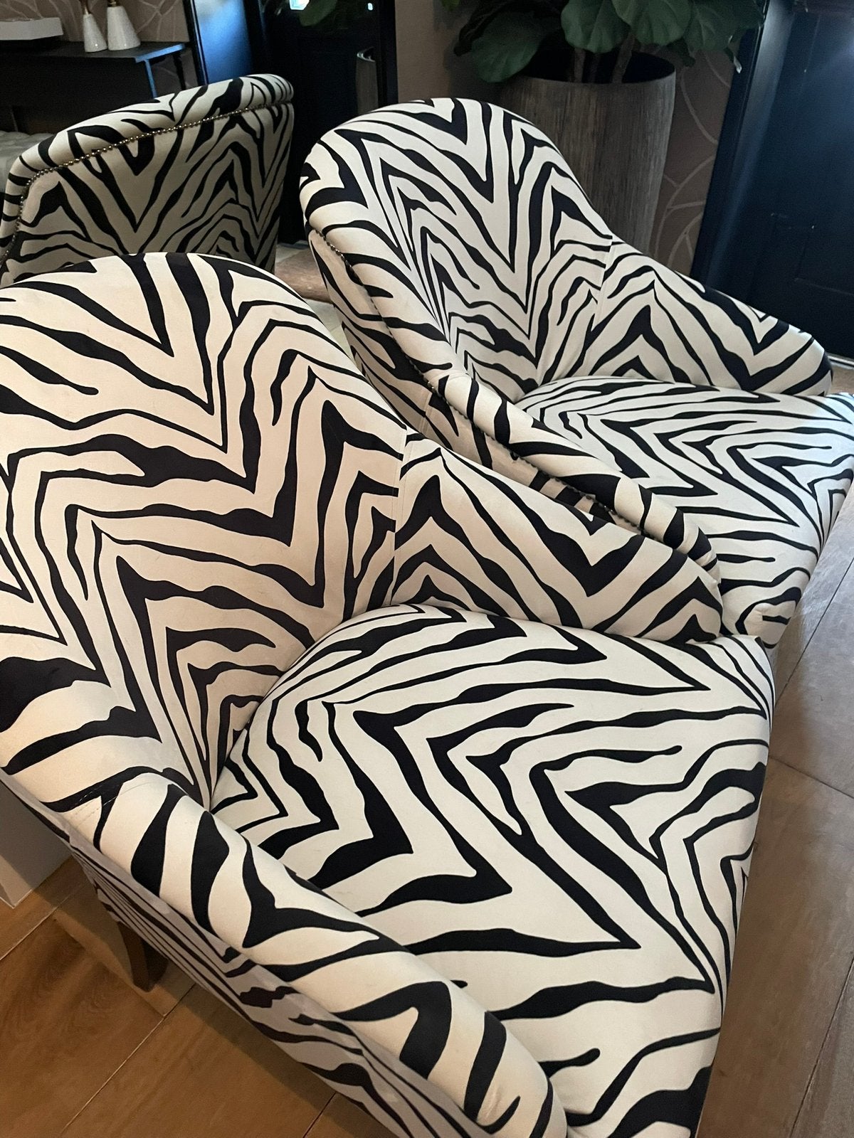 2 prachtige fauteuils met zebraprint, Huis en Inrichting, Stoelen, Ophalen, Zo goed als nieuw, Stof, Twee