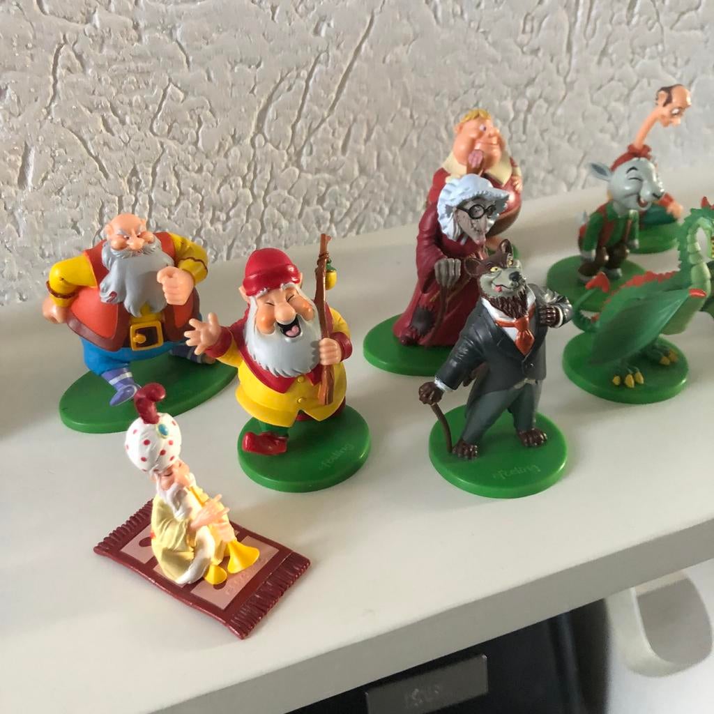 Sprookjes van de Efteling boek + 13 Efteling figuurtjes, Boeken, Ophalen of Verzenden, Zo goed als nieuw
