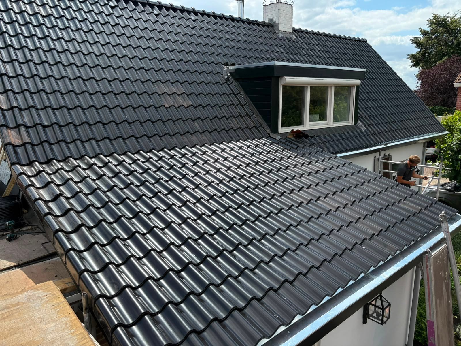 Nieuwe OVH VARIO mat zwart verglaasd 744 Koramic Wienerberg, Doe-het-zelf en Verbouw, Dakpannen en Dakbedekking, Ophalen, 10 tot 15 m²