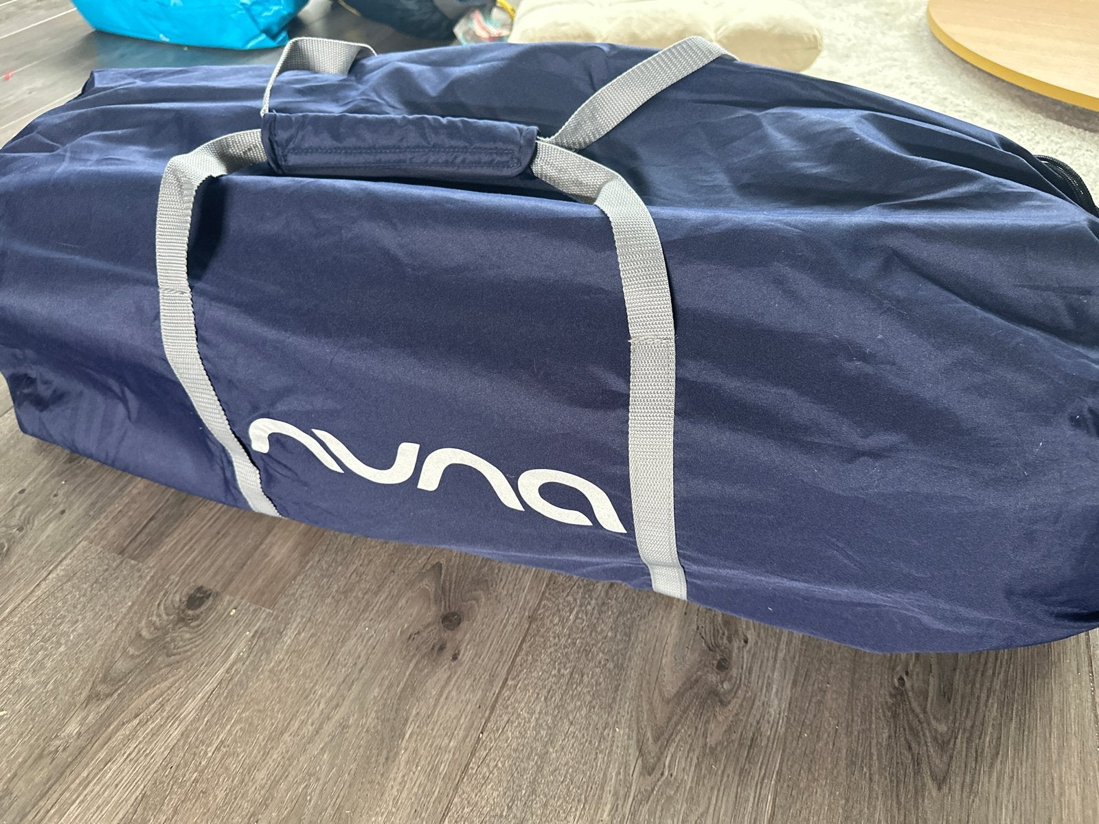 Nuna Sena campingbed met verhoger en muskietennet, Ophalen of Verzenden, Gebruikt, Reisbedje