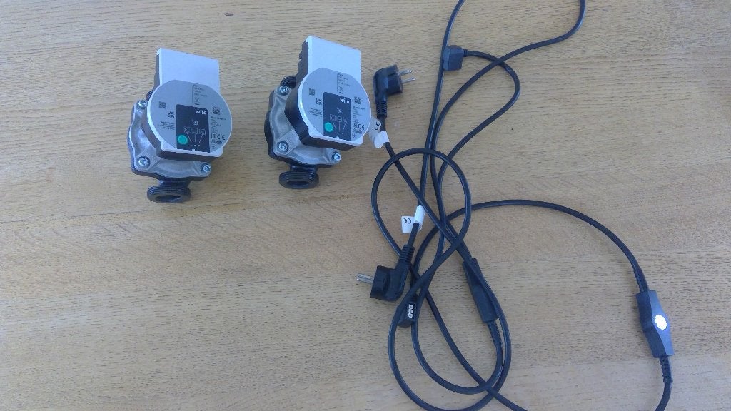 2 Wilo vloerverwarmingspompen, Minder dan 30 cm, Overige typen, Minder dan 60 cm, Ophalen of Verzenden