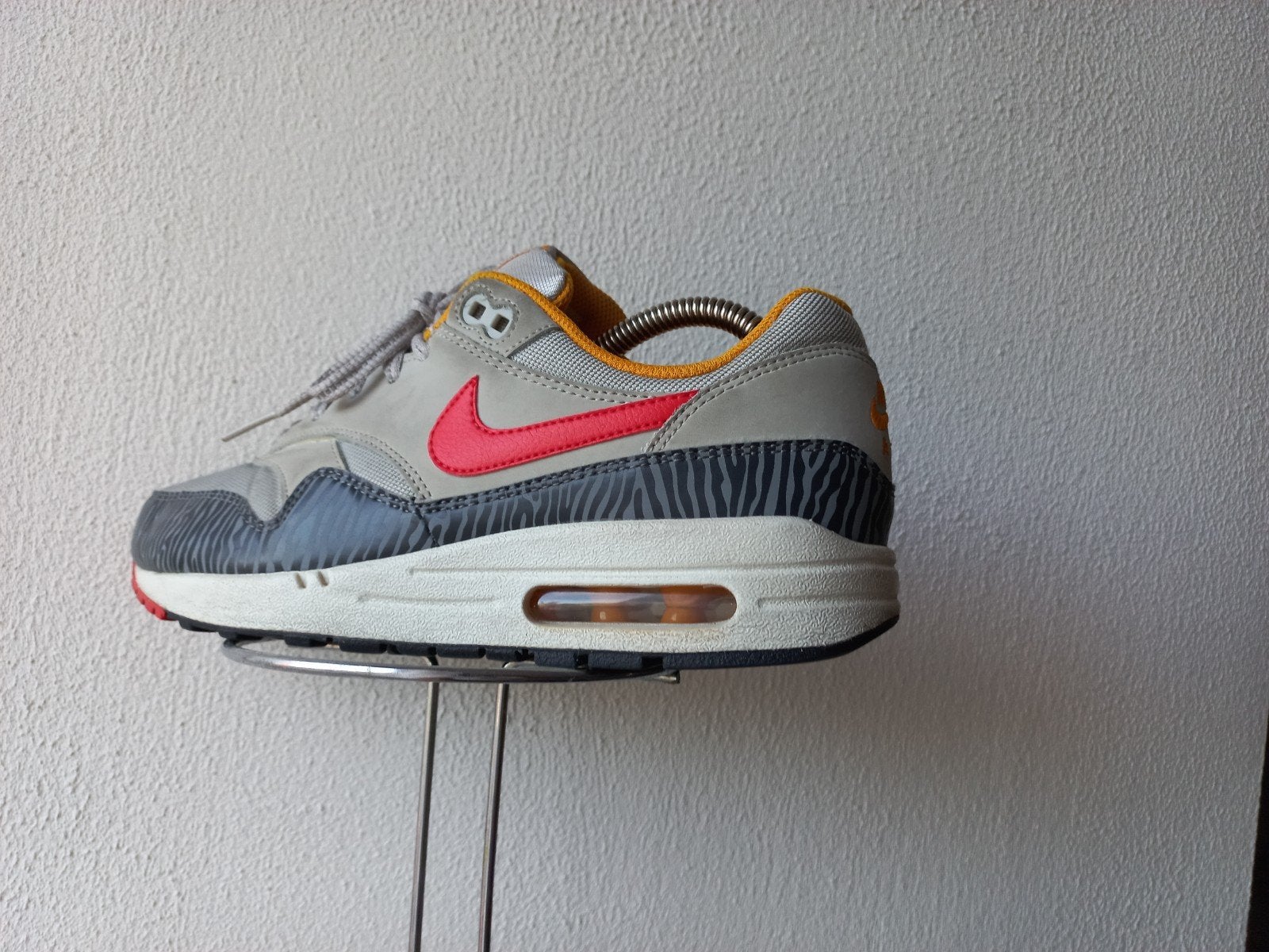 Nike air max 1 gs tiger - pearl grey Maat (38.5), Ophalen of Verzenden, Grijs, Sneakers of Gympen