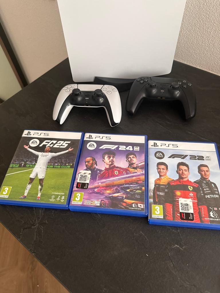 PS5 met 825GB, games (GTA 5, F1 2025, ACC) en optioneel Fana, Ophalen, Online, Gebruikt, Vanaf 18 jaar