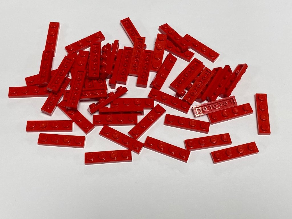 Partij 50x nieuwe 1x4 Lego plaatjes in diverse kleuren, Overige thema's, Lego, Nieuw, Ophalen of Verzenden