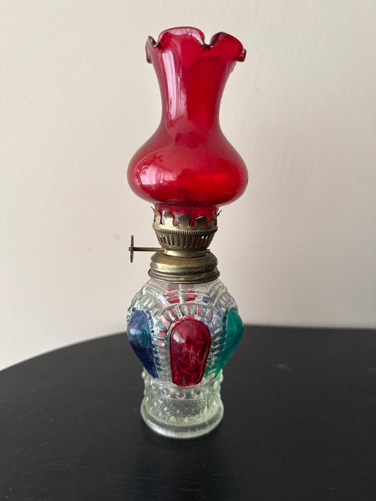 Vintage olielampje met gekleurd glas, Ophalen of Verzenden