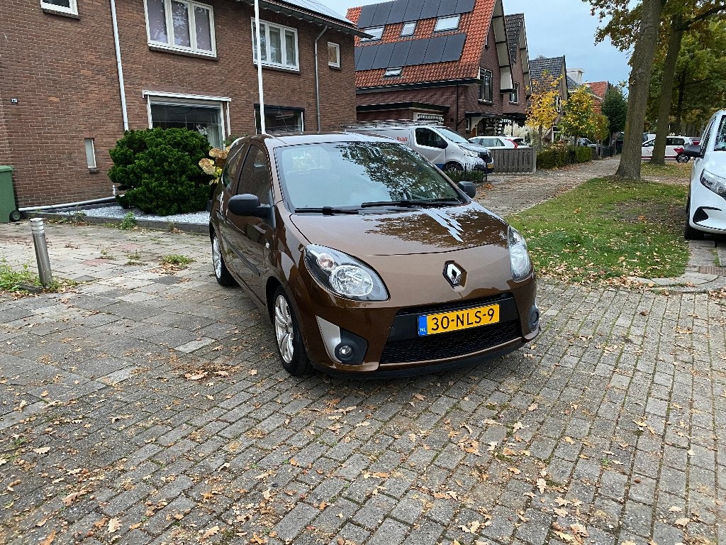 Renault Twingo 1.2 16V 2010 Bruin, Auto's, 839 kg, Metallic lak, 4 cilinders, Bruin