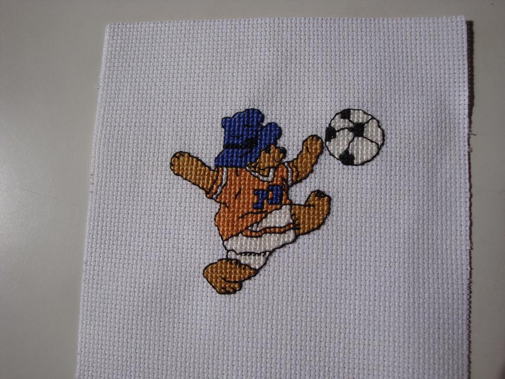 Borduurwerkjes Beertje Paddington sporten 3 x handgemaakt, Hobby en Vrije tijd, Borduren en Borduurmachines, Ophalen of Verzenden