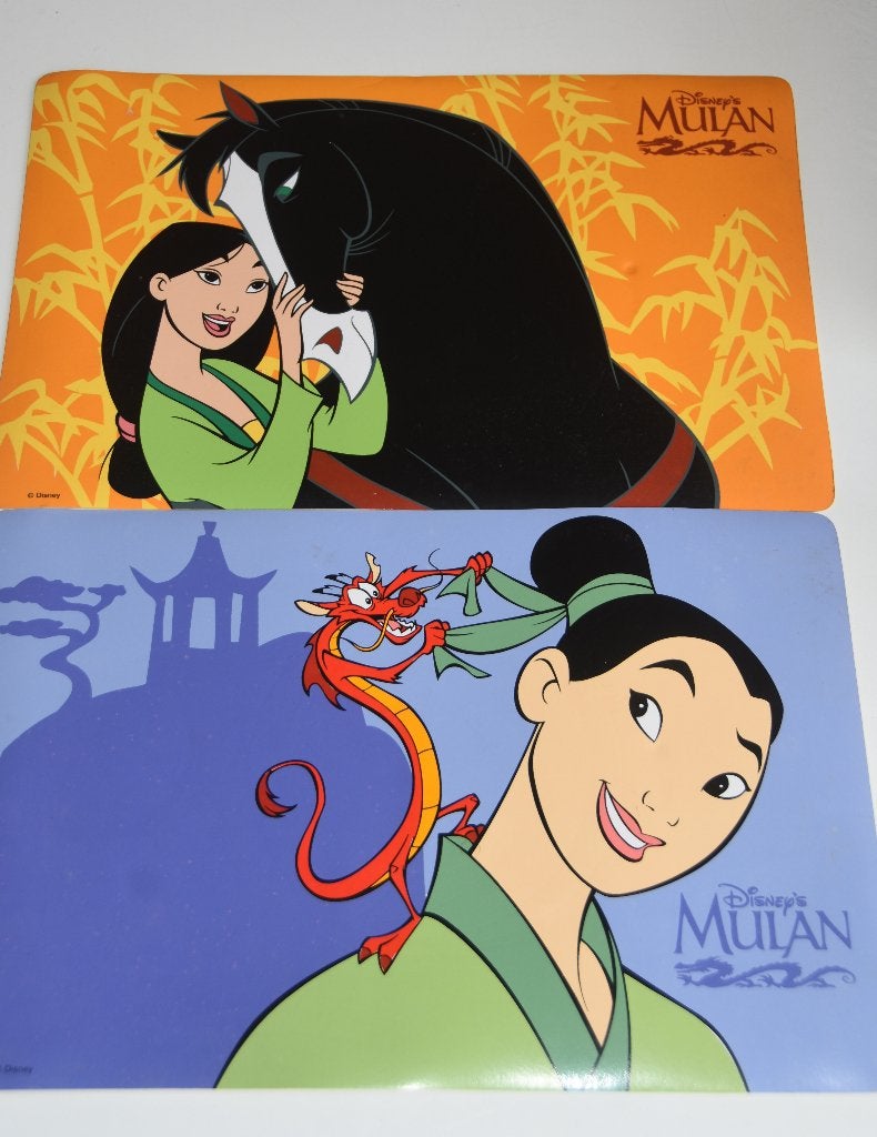2 Disney Mulan placemats, Verzamelen, Verzenden, Overige figuren, Gebruikt, Overige typen