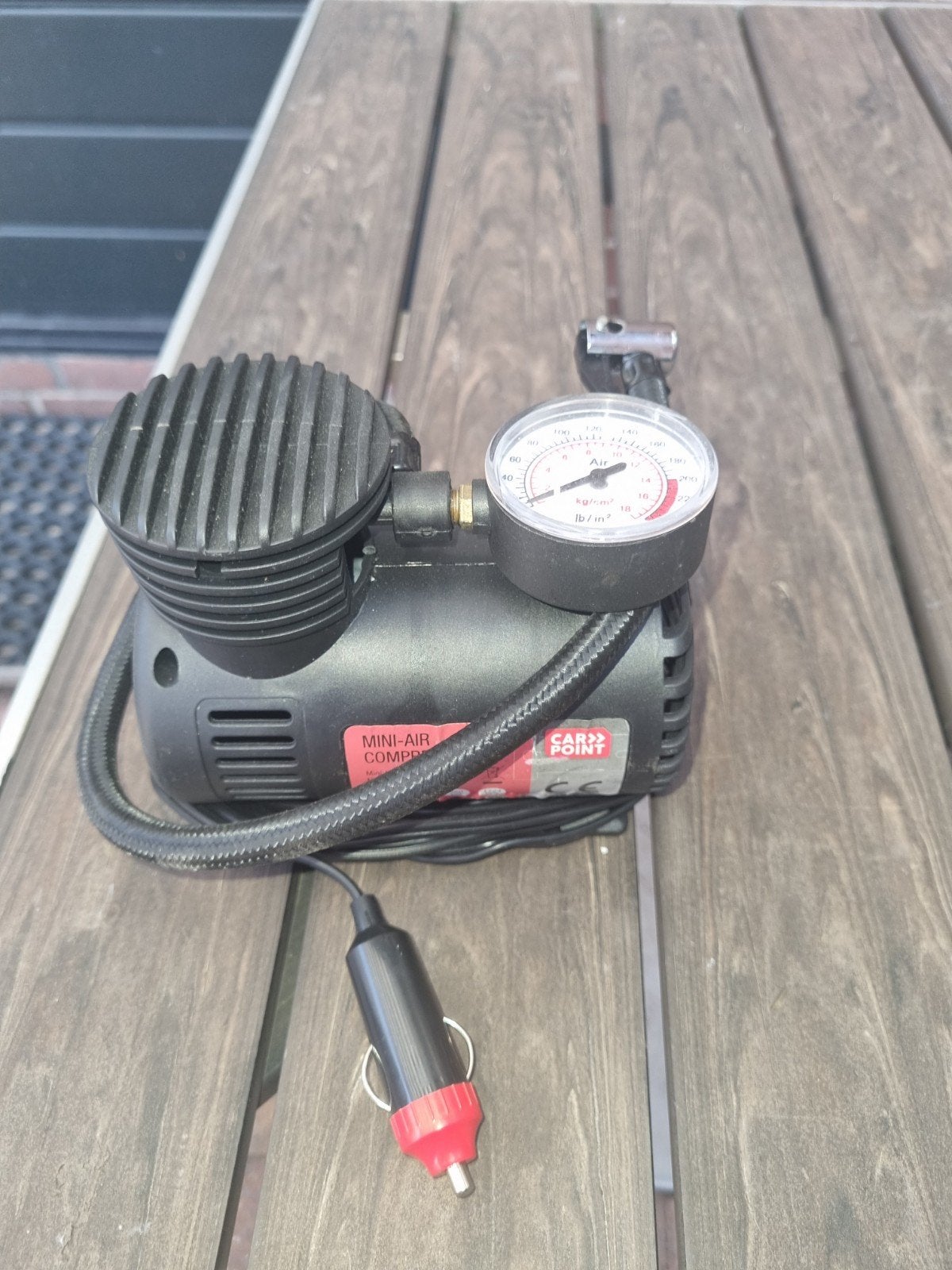 Mini air compressor 12v, Doe-het-zelf en Verbouw, Compressors, Minder dan 25 liter, Ophalen of Verzenden, Nieuw, Minder dan 200 liter/min