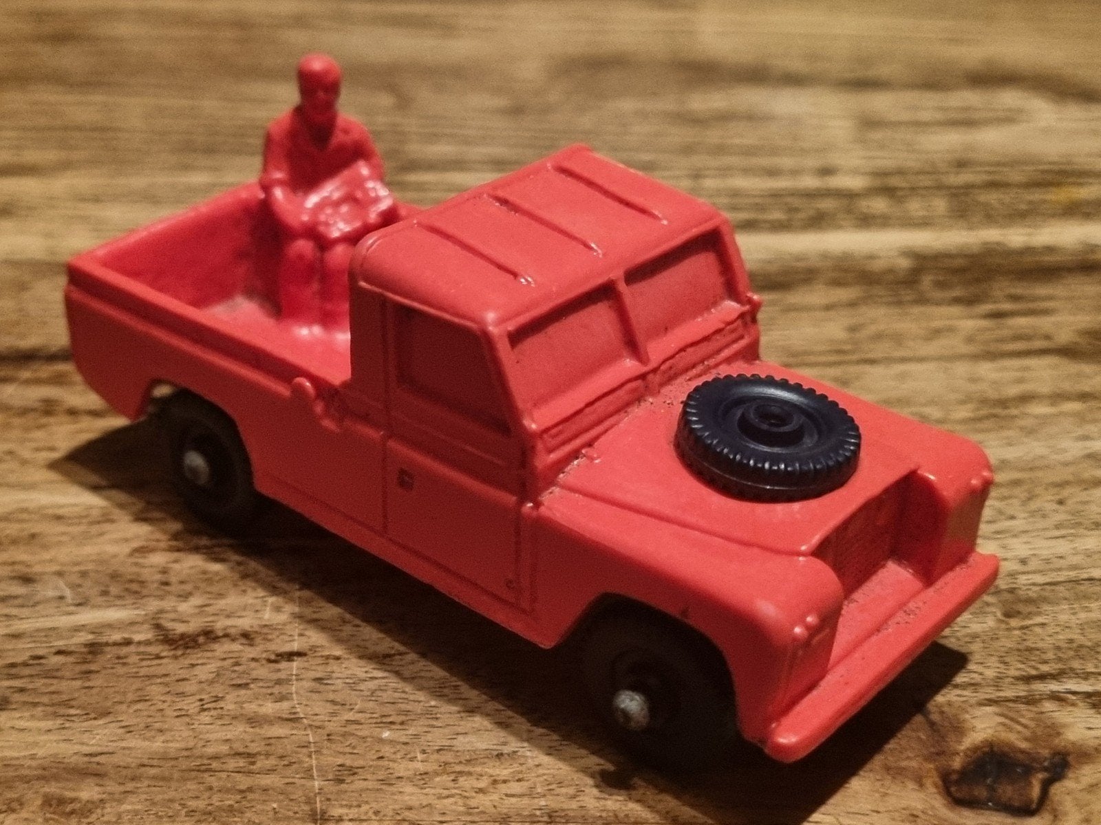 Land Rover speelgoedauto met figuur, Ophalen of Verzenden, Gebruikt