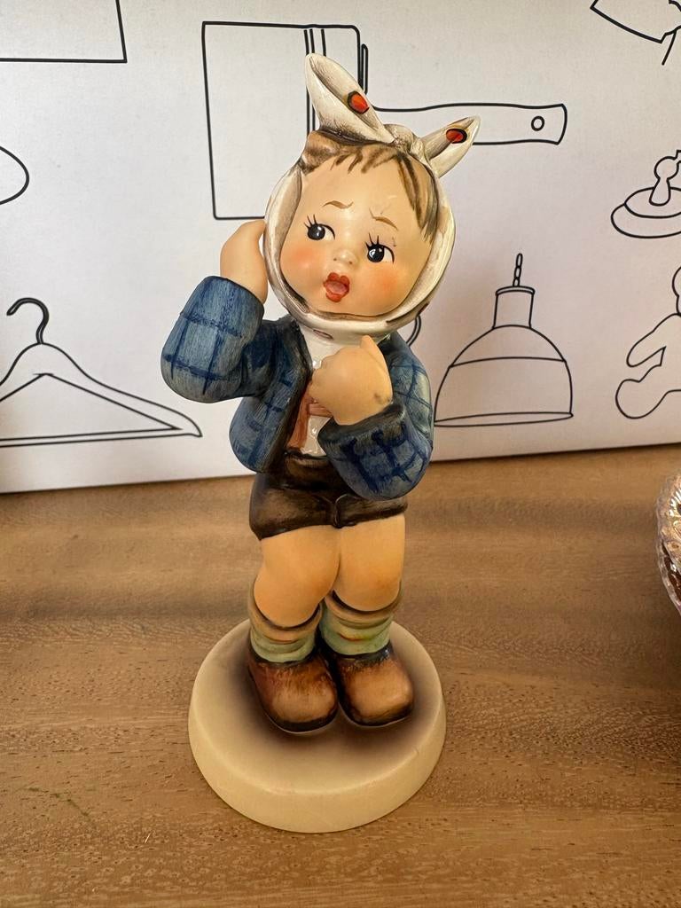 Goebel Hummel beeldje: Jongen met kiespijn, Ophalen of Verzenden