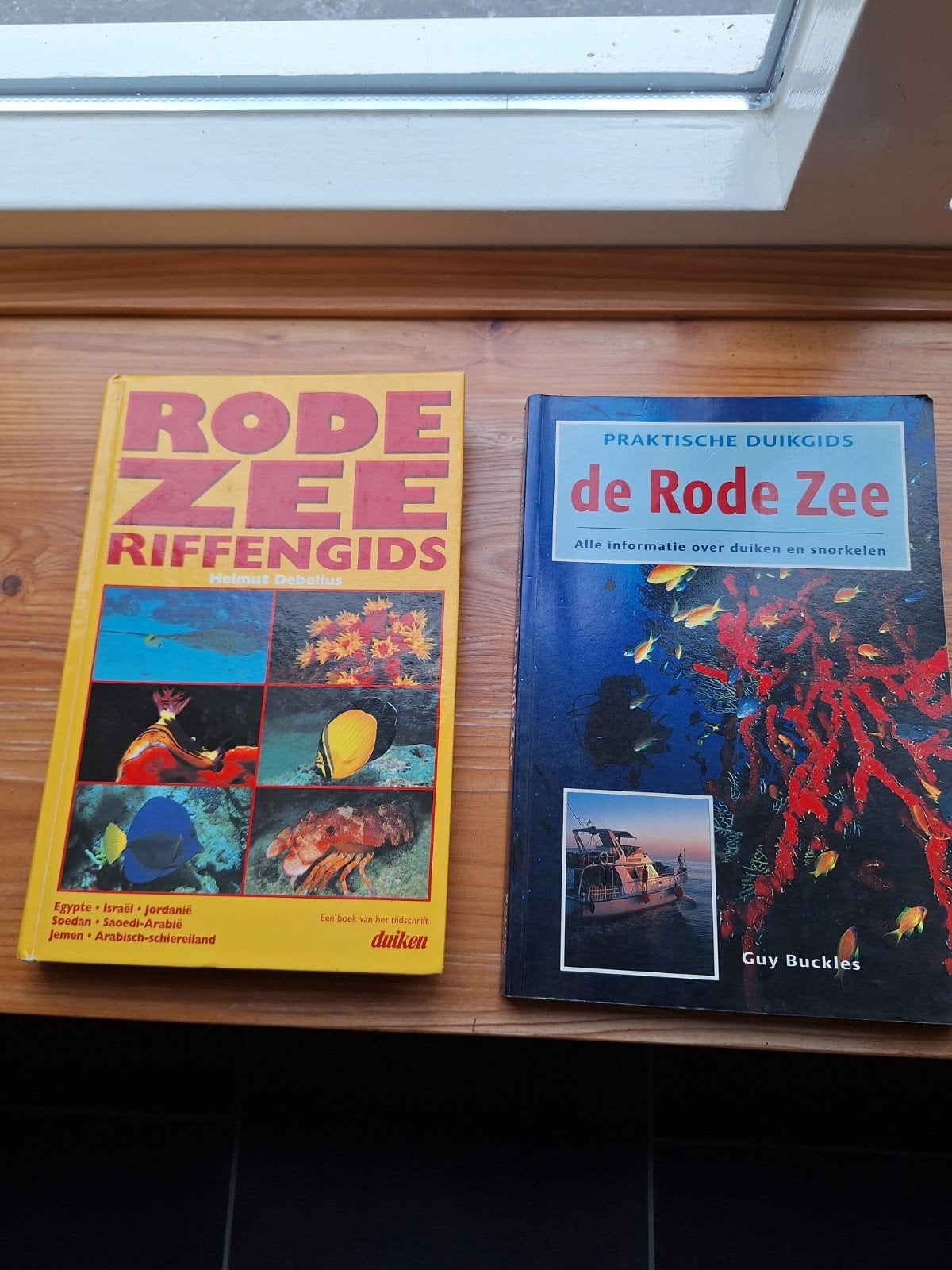2 boeken over duiken duikgids en riffengids, Watersport en Boten, Ophalen of Verzenden, Zo goed als nieuw, Overige typen