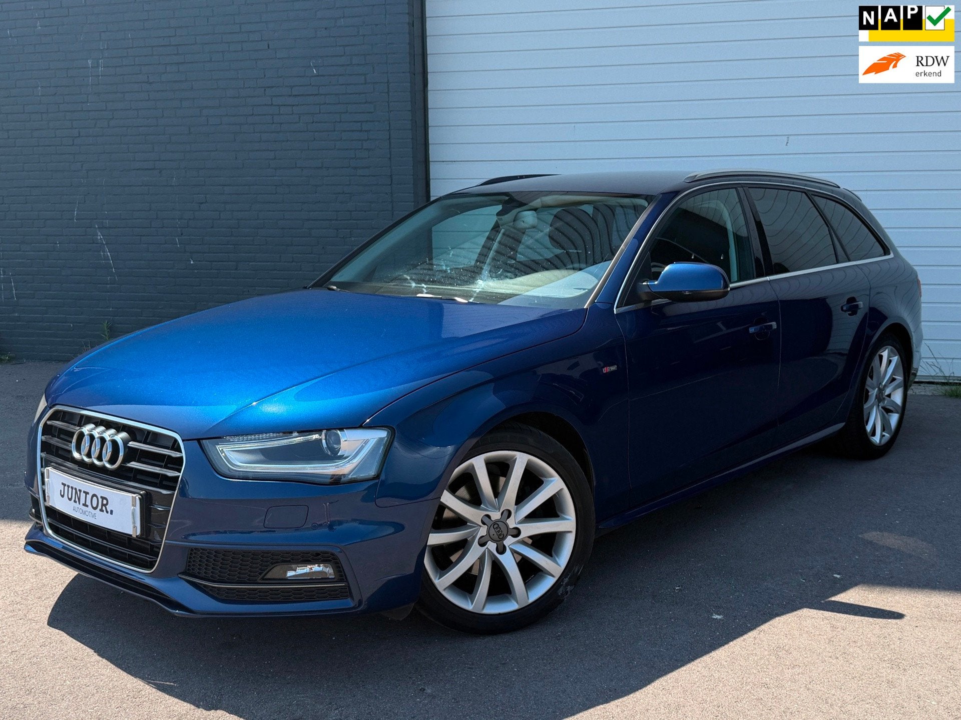 Audi A4 Avant 1.8 TFSI S-LINE AUTOMAAT/ADAPTIVE/XENON/STOELV, Auto's, Stof, Gebruikt, 4 cilinders, A4