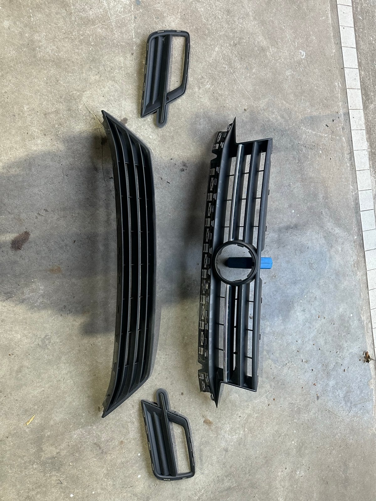 Originele Volkswagen caddy mk4 grille set, Ophalen, Gebruikt, Voor, Volkswagen
