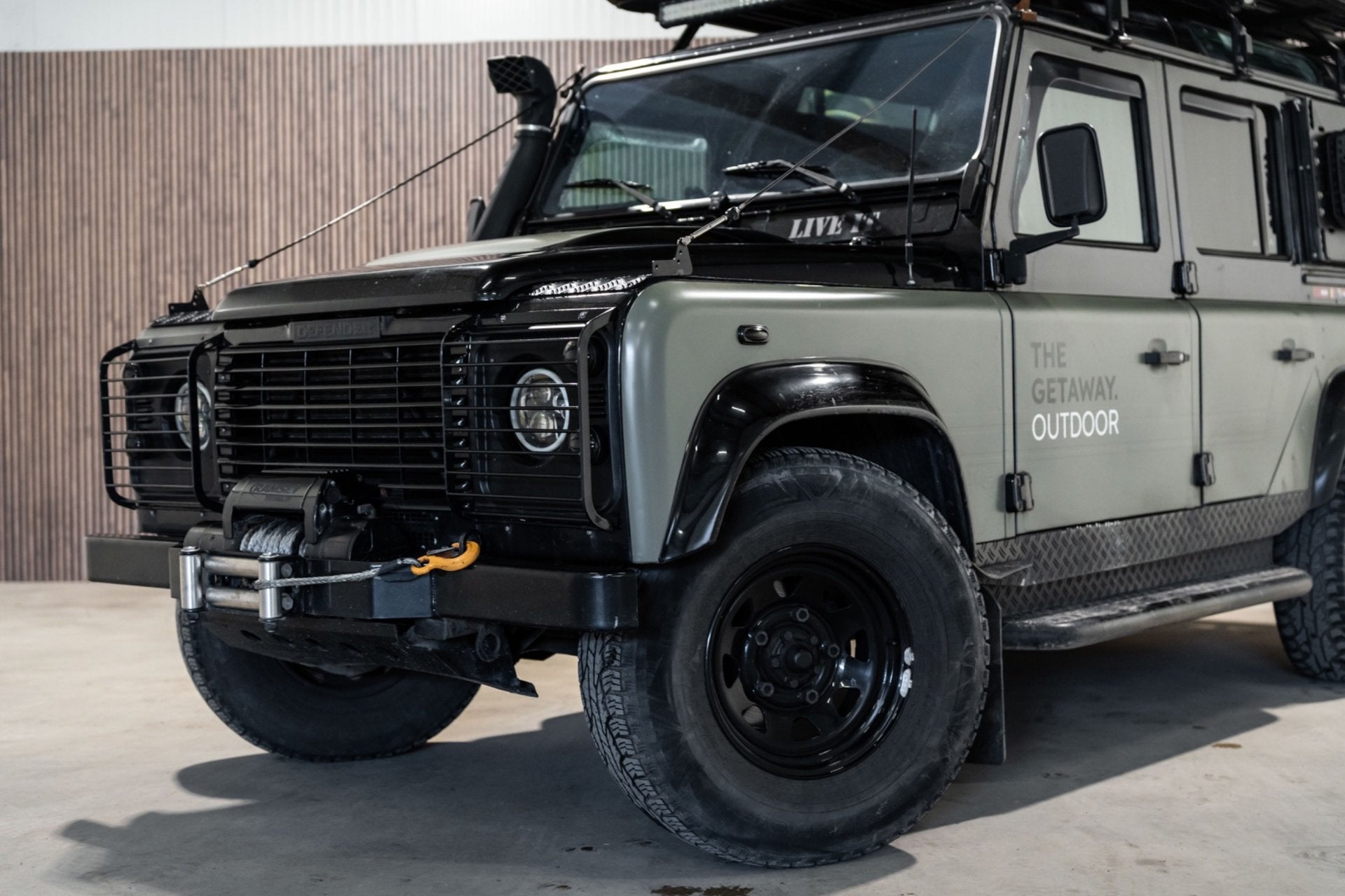 Land Rover Defender 2.5 Td5 SW 110" E Vol Opties, Auto's, 2495 cc, Leder en Stof, Bedrijf, 2 stoelen
