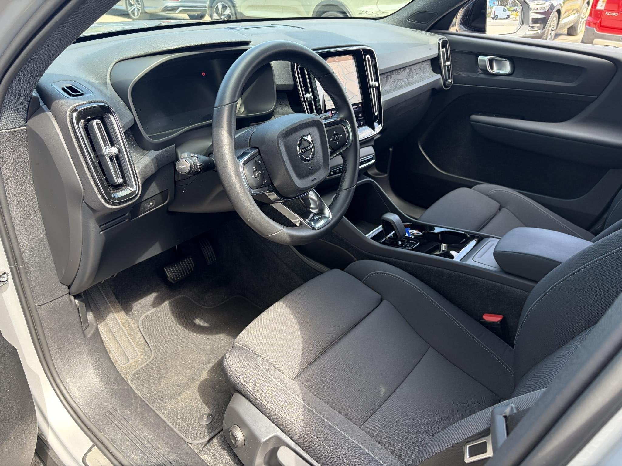 Volvo XC40 Single Motor Essential 69 kWh | Navigatie | Apple, Auto's, Gebruikt, Origineel Nederlands, 420 min, 90 €/maand