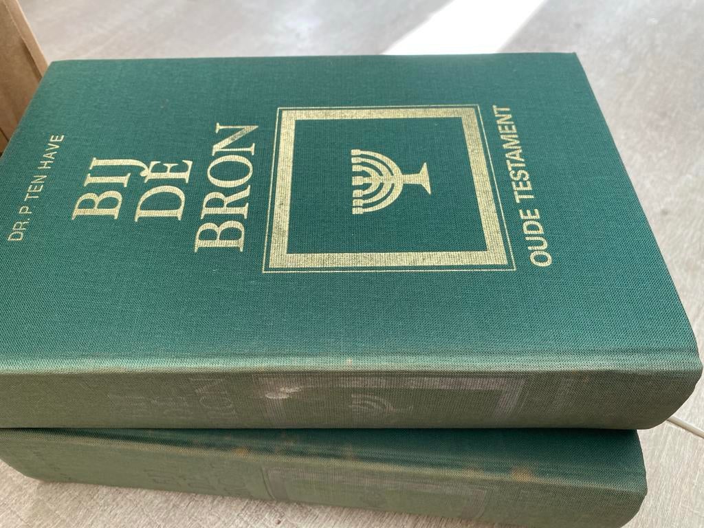 Bij de Bron - Oude en Nieuwe testament - Dr. P. ten Have, Ophalen of Verzenden, Zo goed als nieuw, Christendom | Protestants