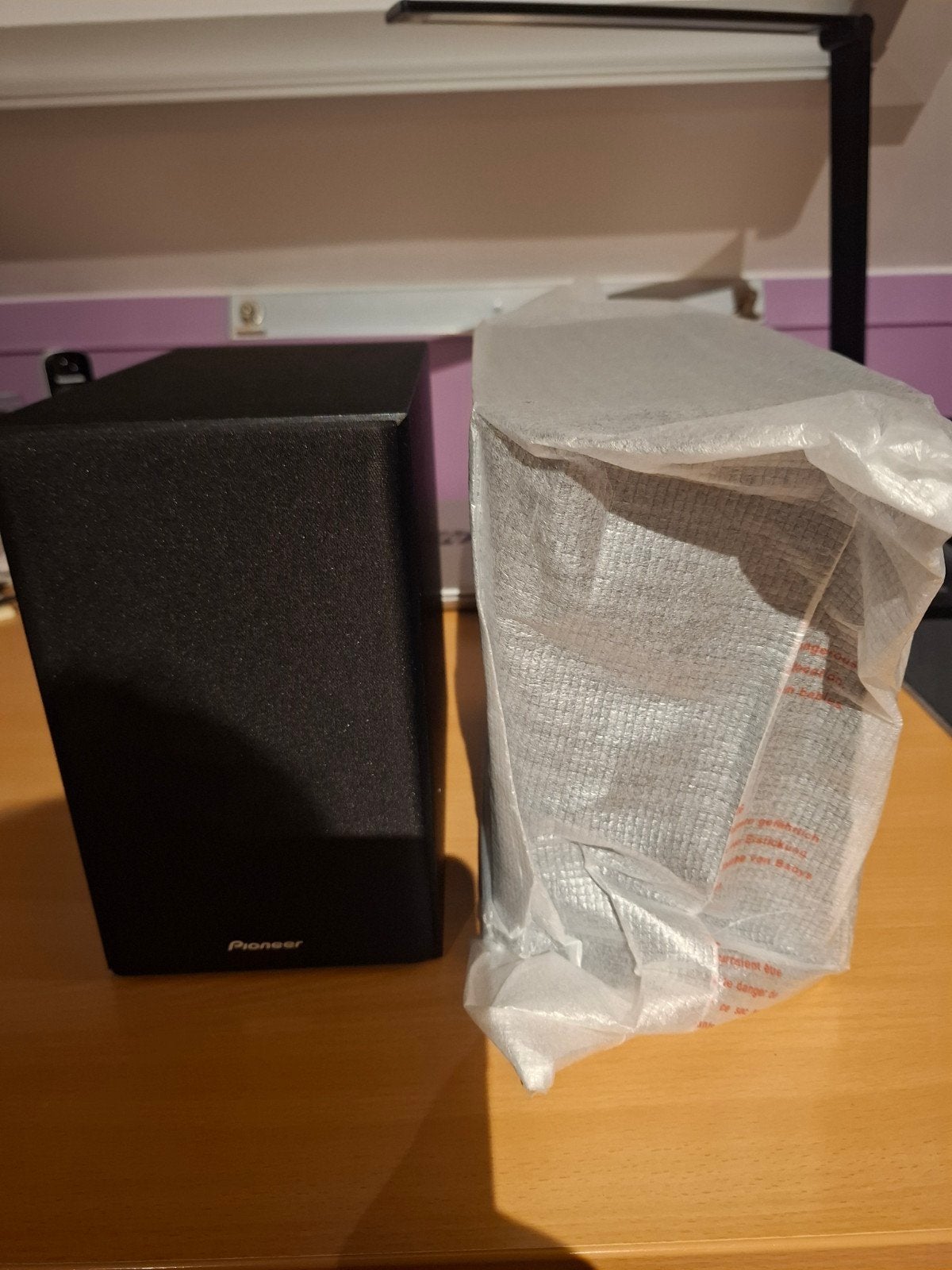 Pioneer speakers nieuw.
Een uit de verpakking gehaald om te, Ophalen of Verzenden, Nieuw