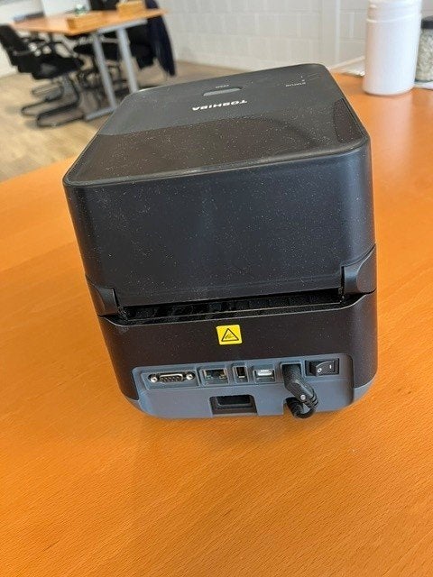 Toshiba Barcode Labelprinter met software en labelrol, Ophalen of Verzenden, Zo goed als nieuw, Etiket, Toshiba