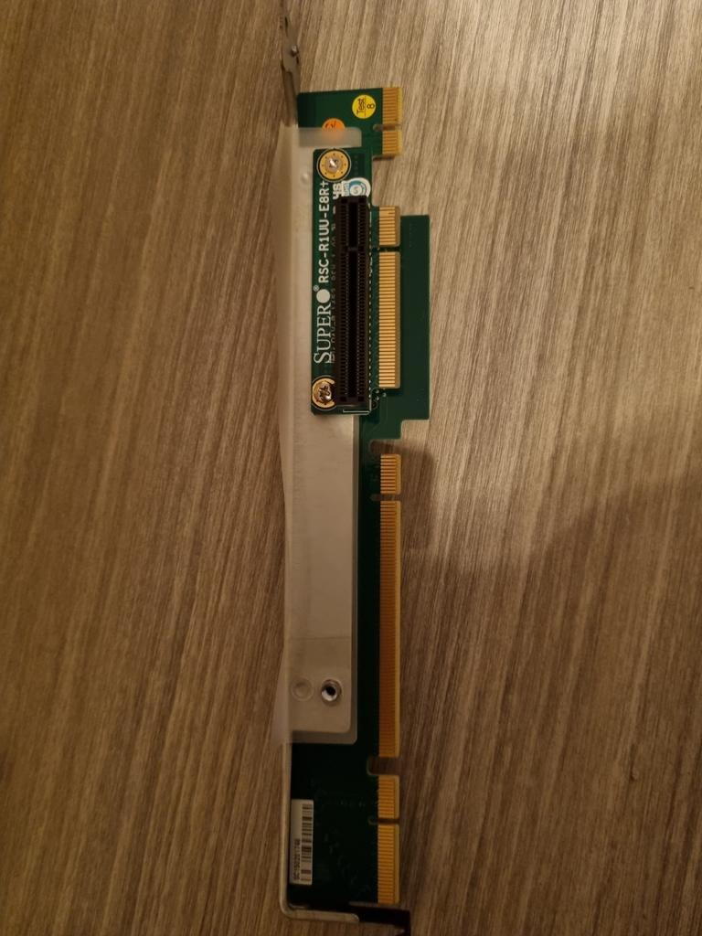 Supermicro RSC-R1UU-E8E16 Riser Card, Computers en Software, Netwerkkaarten, Zo goed als nieuw, Intern, Ophalen of Verzenden