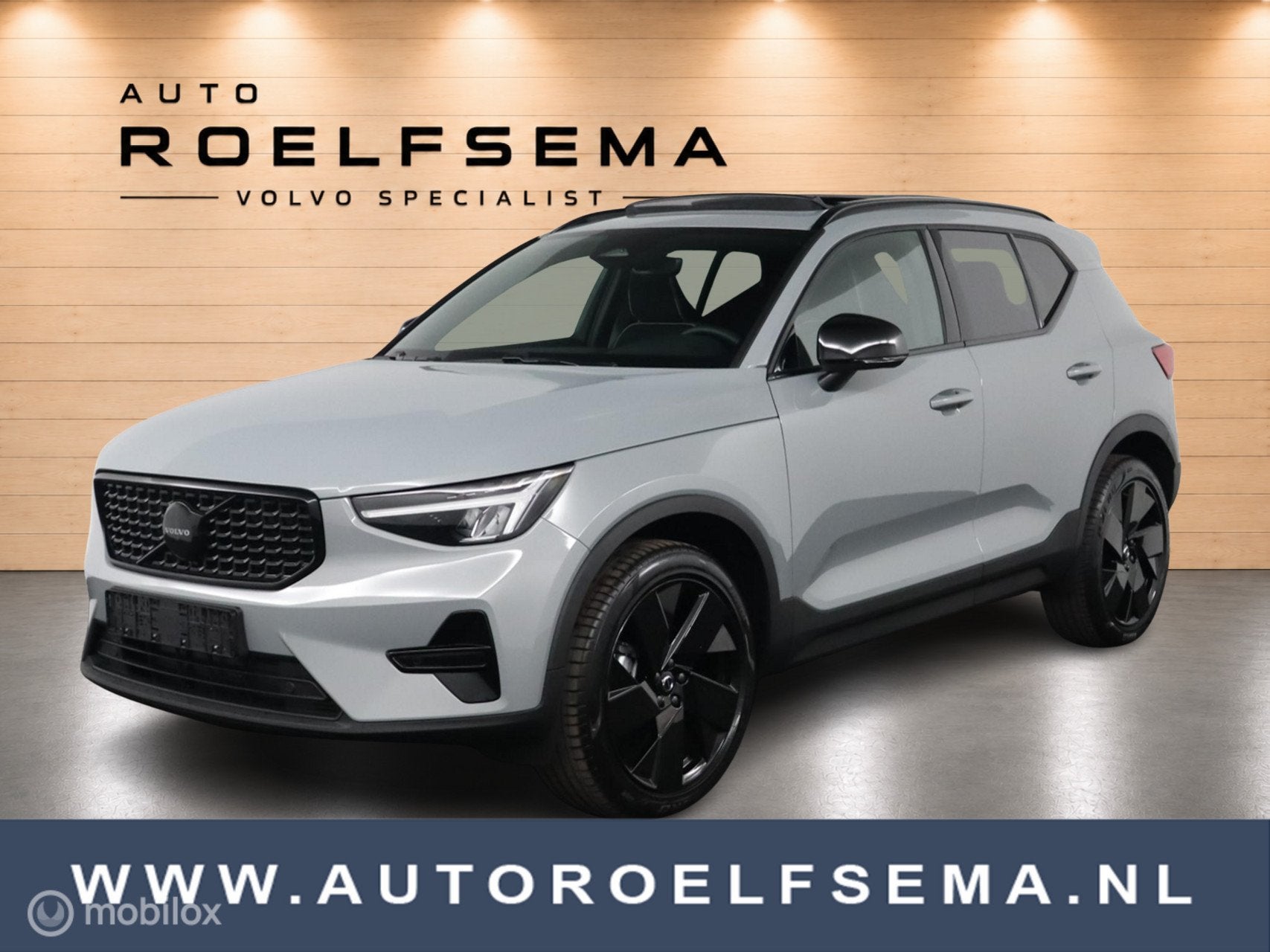 Volvo XC40 2.0 B4 Plus Black Edition|Lounge Pakket|Panoramis, Gebruikt, 4 cilinders, 1969 cc, Bedrijf