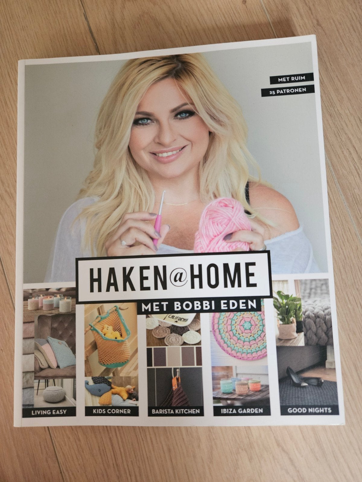 Haken@Home met Bobbi Eden - Boek met 25 patronen, Ophalen of Verzenden, Zo goed als nieuw, Haken, Patroon of Boek