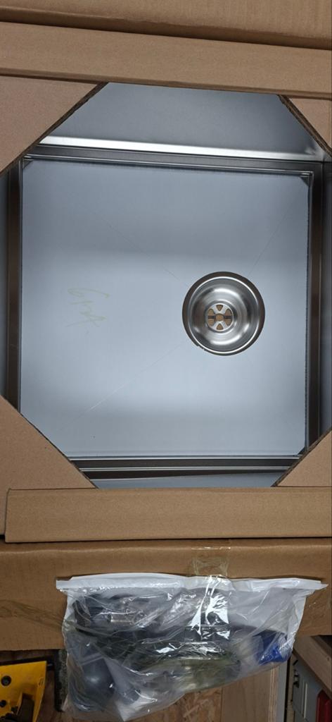 Nieuwe Caressi spoelbak - Ongebruikt in verpakking, Overige typen, Ophalen of Verzenden, Metaal, Overige merken