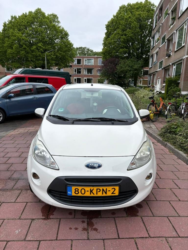 Ford Ka 1.2 51KW 2010 Wit, Auto's, Ford, Voorwielaandrijving, 1242 cc, 4 cilinders, 4 stoelen