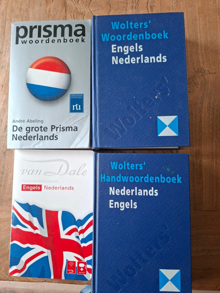 Diverse Studieboeken: Woordenboeken en Geschiedenis, Ophalen