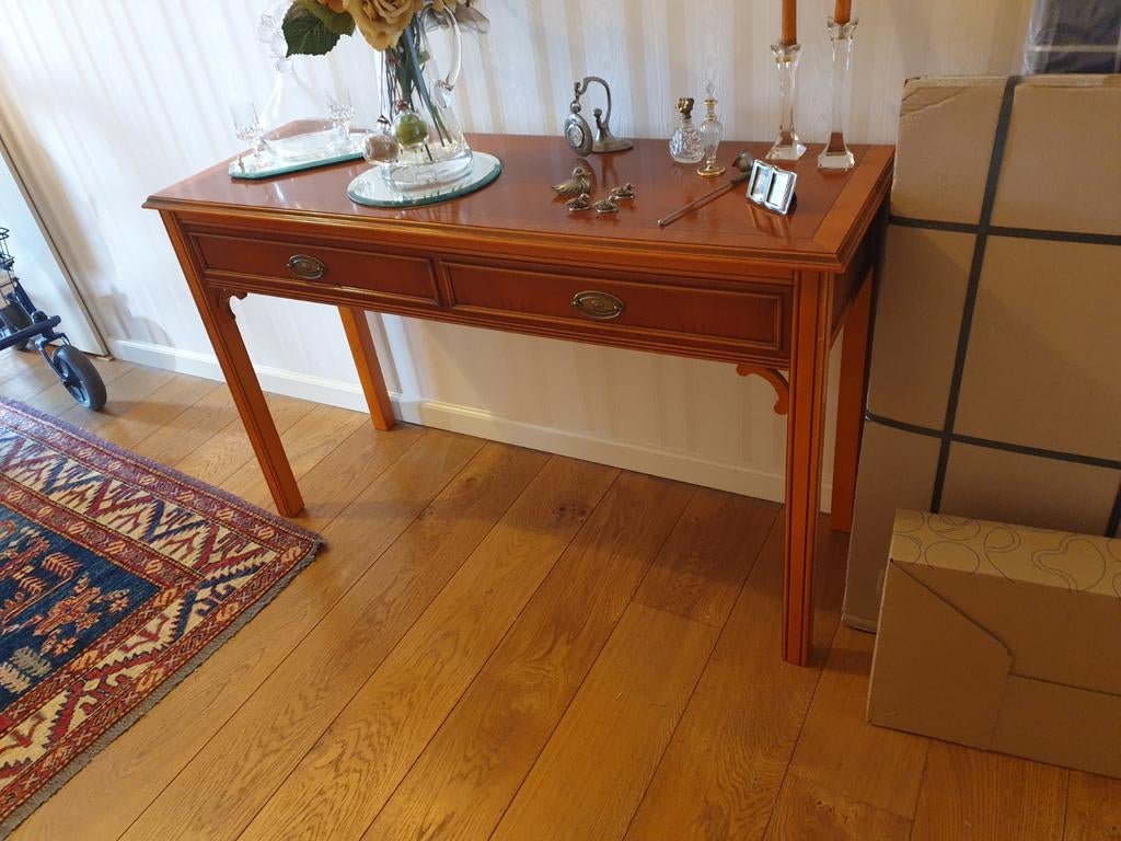 Mahonie houten bijzet tafeltje met lade, Huis en Inrichting, Tafels | Sidetables, Ophalen, 25 tot 50 cm, Rechthoekig, 100 tot 150 cm