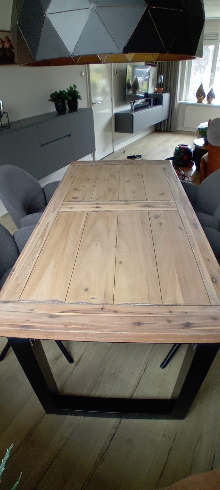 tropisch hardhouten tafel met stalen frame €120, Huis en Inrichting, Tafels | Eettafels, Ophalen, 50 tot 100 cm, Zo goed als nieuw